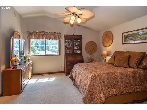 169 NW Brent Court Roseburg OR 97471