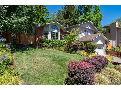 169 NW Brent Court Roseburg OR 97471