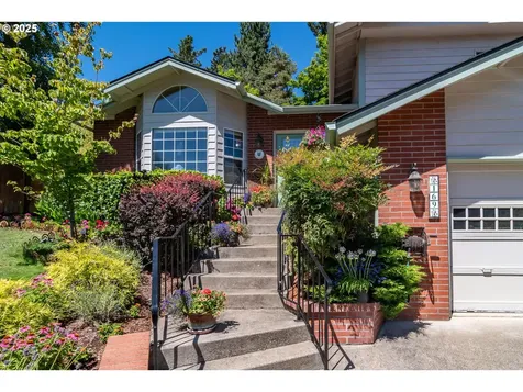 169 NW Brent Court Roseburg OR 97471