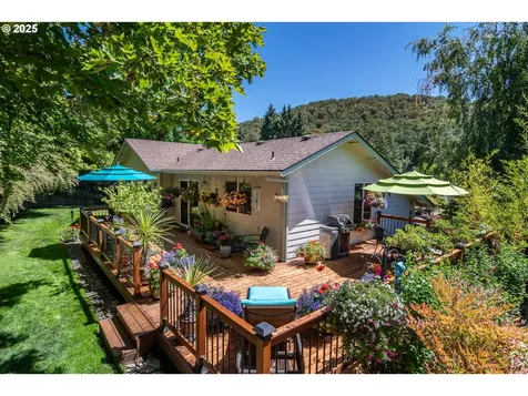 169 NW Brent Court Roseburg OR 97471