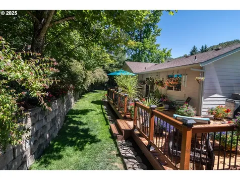169 NW Brent Court Roseburg OR 97471