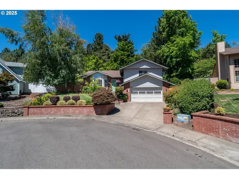 169 NW Brent Court Roseburg OR 97471