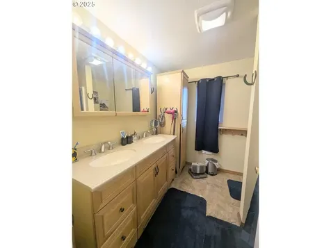 71564 Palmer Junction Road Elgin OR 97827