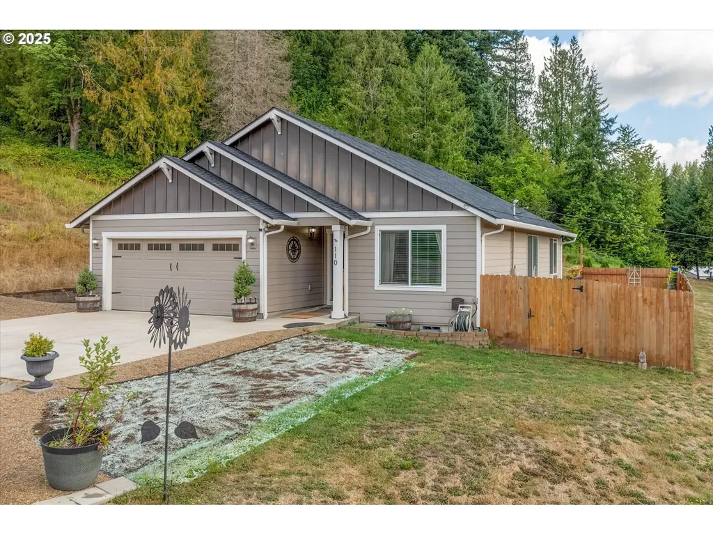 110 Axis Road Castle Rock WA 98611
