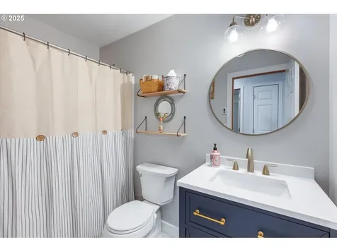 110 Axis Road Castle Rock WA 98611