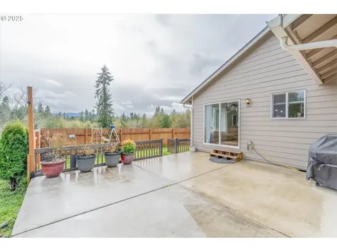 110 Axis Road Castle Rock WA 98611