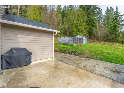 110 Axis Road Castle Rock WA 98611