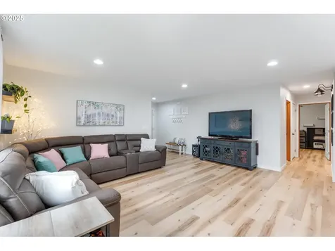 110 Axis Road Castle Rock WA 98611