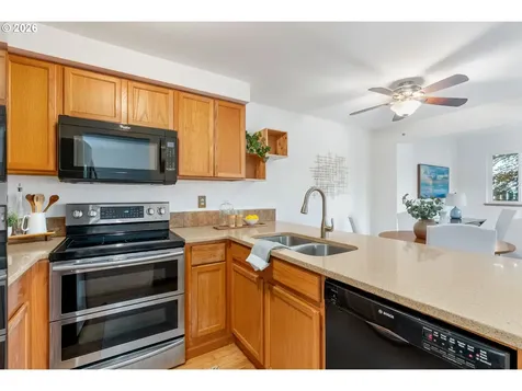 808 9th Street Hood River OR 97031