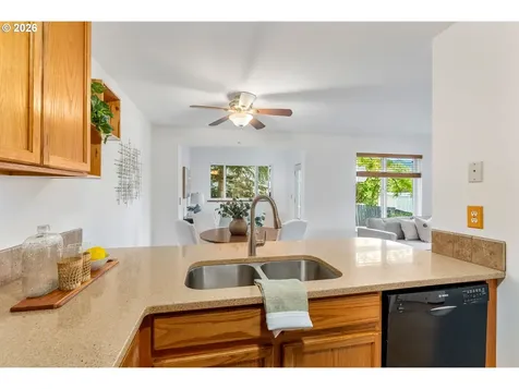 808 9th Street Hood River OR 97031
