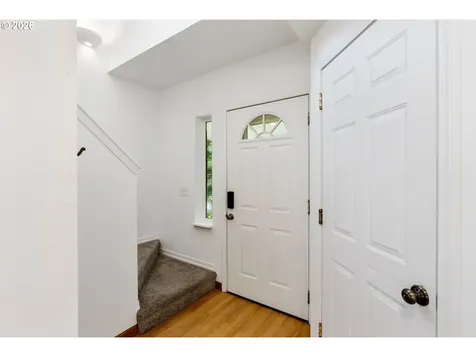 808 9th Street Hood River OR 97031