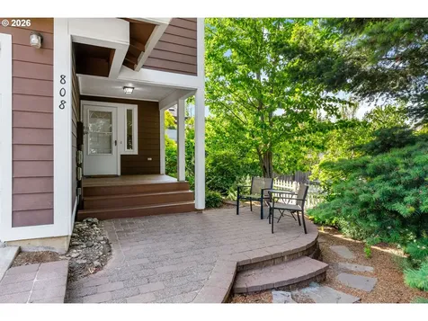 808 9th Street Hood River OR 97031