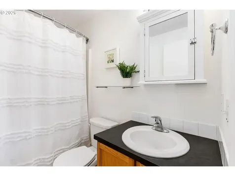 808 9th Street Hood River OR 97031