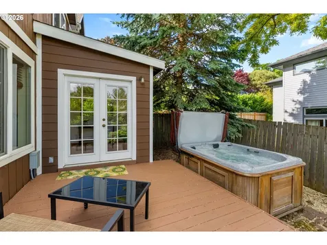 808 9th Street Hood River OR 97031
