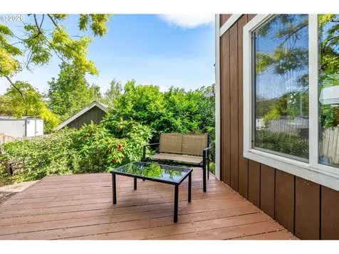 808 9th Street Hood River OR 97031