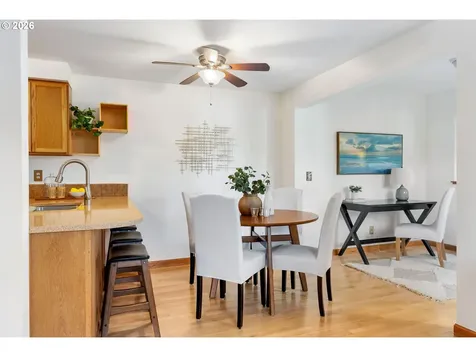 808 9th Street Hood River OR 97031