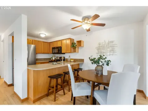 808 9th Street Hood River OR 97031