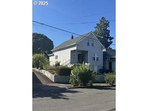 3627 NE 9th Avenue Portland OR 97212