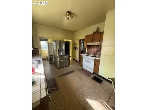 3627 NE 9th Avenue Portland OR 97212