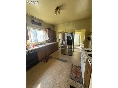 3627 NE 9th Avenue Portland OR 97212