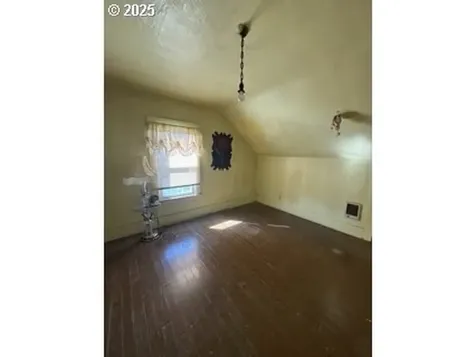 3627 NE 9th Avenue Portland OR 97212
