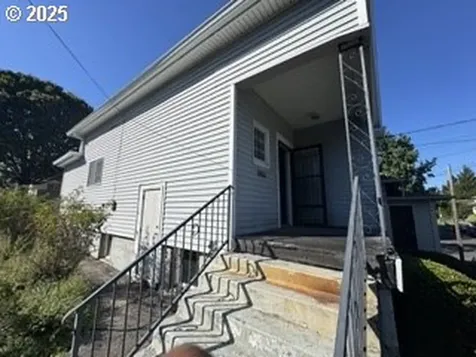3627 NE 9th Avenue Portland OR 97212