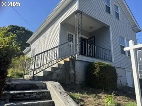 3627 NE 9th Avenue Portland OR 97212