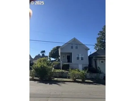 3627 NE 9th Avenue Portland OR 97212