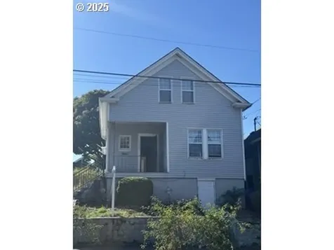 3627 NE 9th Avenue Portland OR 97212