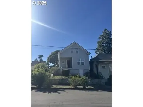 3627 NE 9th Avenue Portland OR 97212