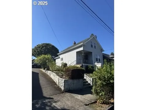 3627 NE 9th Avenue Portland OR 97212