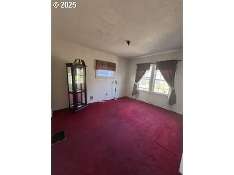 3627 NE 9th Avenue Portland OR 97212