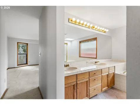 15603 SE 28th Way Vancouver WA 98683