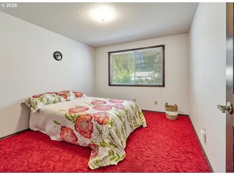 940 SW Main Avenue Mill City OR 97360