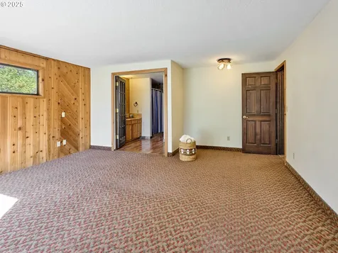 940 SW Main Avenue Mill City OR 97360