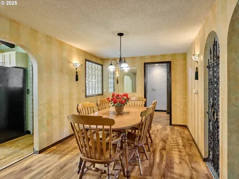 940 SW Main Avenue Mill City OR 97360