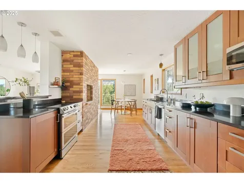 7233 SW 13th Avenue Portland OR 97219