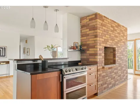7233 SW 13th Avenue Portland OR 97219