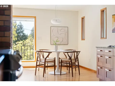 7233 SW 13th Avenue Portland OR 97219