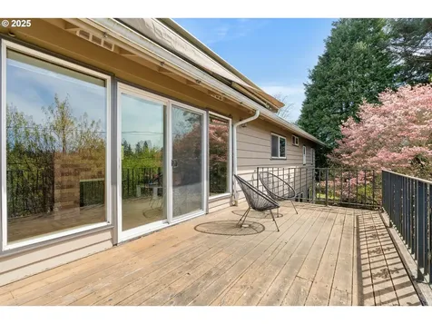 7233 SW 13th Avenue Portland OR 97219