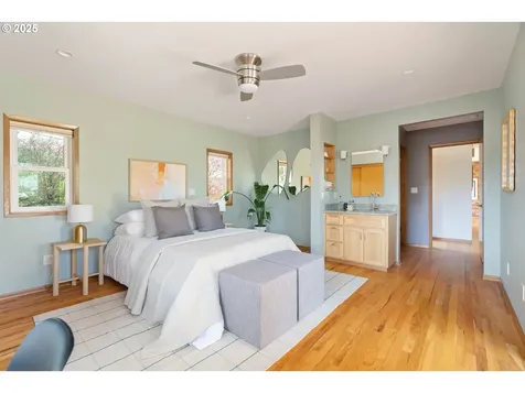 7233 SW 13th Avenue Portland OR 97219