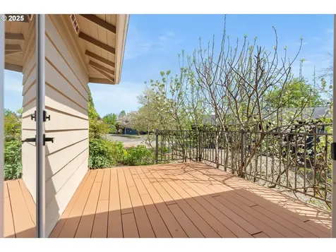 7233 SW 13th Avenue Portland OR 97219