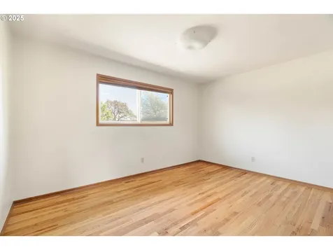 7233 SW 13th Avenue Portland OR 97219