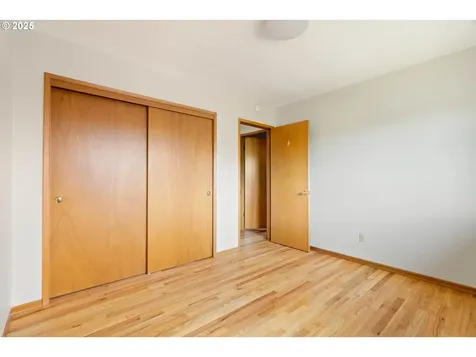 7233 SW 13th Avenue Portland OR 97219