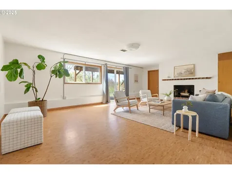 7233 SW 13th Avenue Portland OR 97219