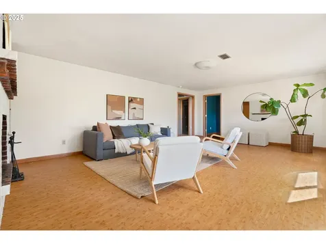 7233 SW 13th Avenue Portland OR 97219