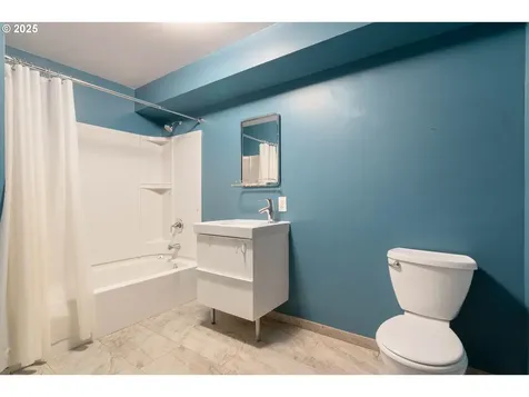 7233 SW 13th Avenue Portland OR 97219