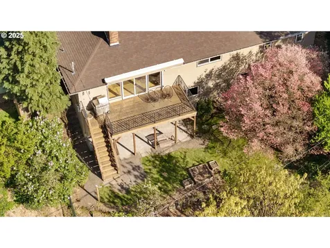 7233 SW 13th Avenue Portland OR 97219