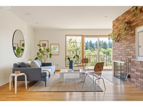7233 SW 13th Avenue Portland OR 97219