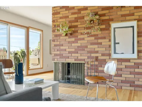 7233 SW 13th Avenue Portland OR 97219